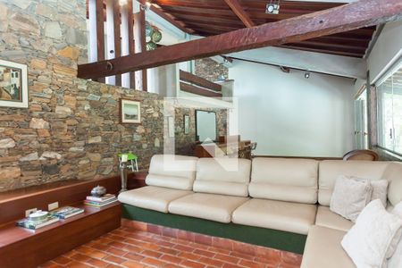 sala da lareira de casa de condomínio à venda com 3 quartos, 450m² em A Definir Em Campo, Nova Lima