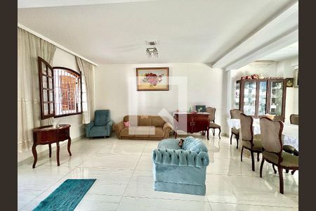 Sala de casa para alugar com 3 quartos, 210m² em Santa Amelia, Belo Horizonte