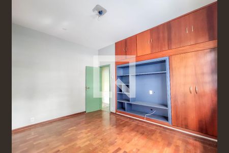 Quarto 1 - Frente de casa à venda com 3 quartos, 180m² em Nova Floresta, Belo Horizonte