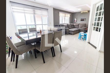 Sala de casa de condomínio à venda com 3 quartos, 210m² em Vila Invernada, São Paulo