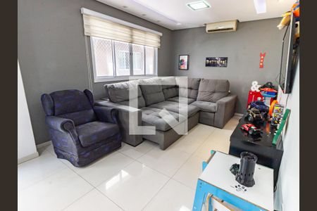 Sala de casa de condomínio à venda com 3 quartos, 210m² em Vila Invernada, São Paulo