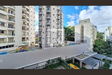 Varanda e área de serviço de apartamento para alugar com 2 quartos, 40m² em Boaçava, São Paulo