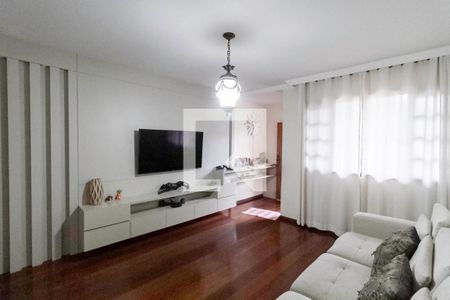 Sala 1 de casa para alugar com 3 quartos, 231m² em Castelo, Belo Horizonte