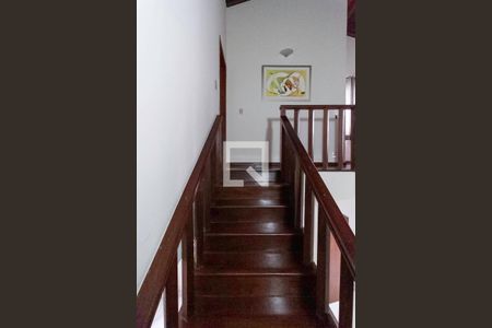 Escada de casa para alugar com 3 quartos, 231m² em Castelo, Belo Horizonte