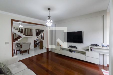 Sala 1 de casa para alugar com 3 quartos, 231m² em Castelo, Belo Horizonte