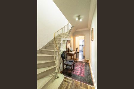 Escada de casa à venda com 3 quartos, 168m² em Moema, São Paulo