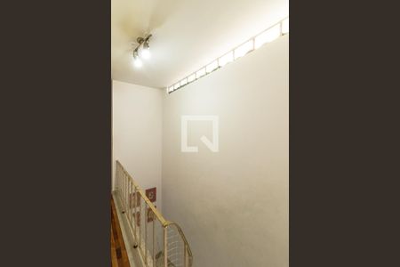 Escada de casa à venda com 3 quartos, 168m² em Moema, São Paulo