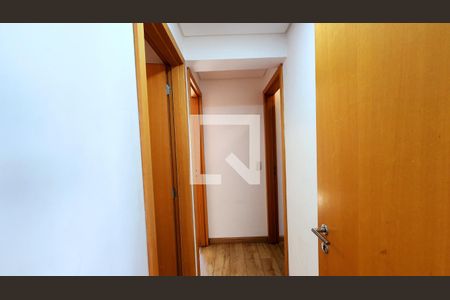 Corredor de apartamento à venda com 3 quartos, 158m² em Jardim Messina, Jundiaí
