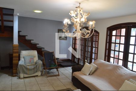 Sala de casa de condomínio para alugar com 3 quartos, 400m² em Freguesia (jacarepaguá), Rio de Janeiro