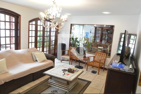 Sala de casa de condomínio para alugar com 3 quartos, 400m² em Freguesia (jacarepaguá), Rio de Janeiro