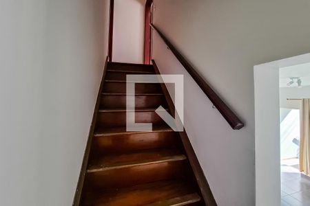 Escada de casa à venda com 2 quartos, 125m² em Jardim da Gloria, São Paulo