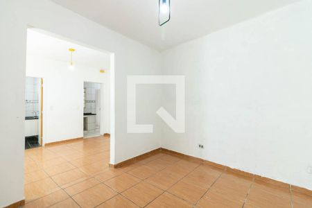 Sala de Estar de casa para alugar com 2 quartos, 90m² em Vila Carbone, São Paulo