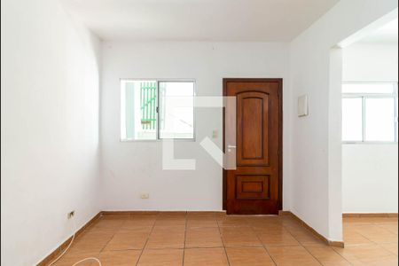 Sala de Estar de casa para alugar com 2 quartos, 90m² em Vila Carbone, São Paulo
