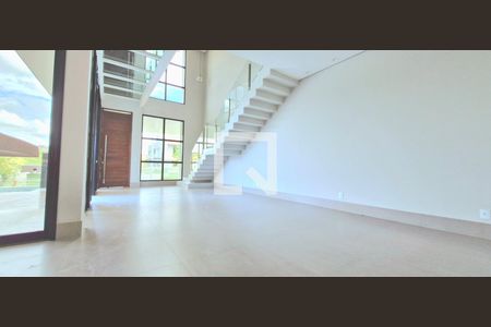 Sala de casa de condomínio à venda com 4 quartos, 384m² em Alphaville Vespasiano, Vespasiano