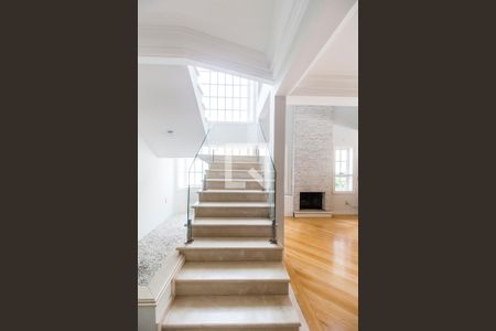 Escada de casa de condomínio à venda com 4 quartos, 560m² em Residencial Zero (tambore), Santana de Parnaíba