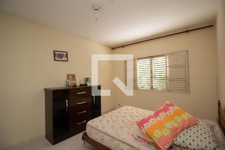 Quarto 2 de casa à venda com 2 quartos, 300m² em Jardim Mutinga, São Paulo