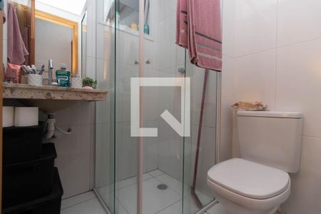 Banheiro de apartamento à venda com 1 quarto, 29m² em Parque Vitoria, São Paulo