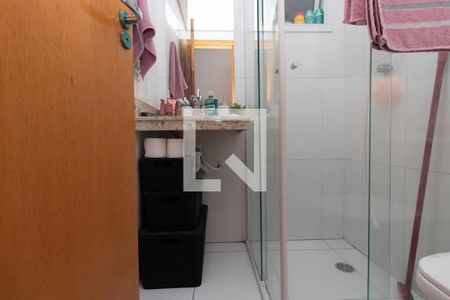 Banheiro de apartamento à venda com 1 quarto, 29m² em Parque Vitoria, São Paulo