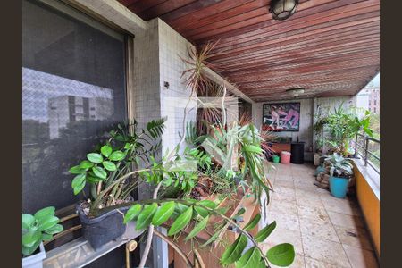 Varanda de apartamento à venda com 4 quartos, 225m² em Barra da Tijuca, Rio de Janeiro