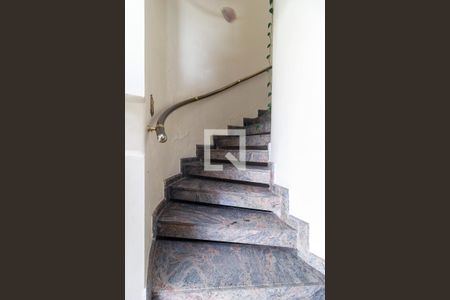 Acesso a Sala de casa à venda com 3 quartos, 300m² em Jardim Monte Azul, São Paulo