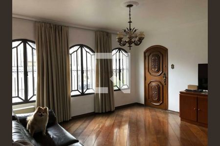 Casa à venda com 3 quartos, 241m² em Vila Canero, São Paulo