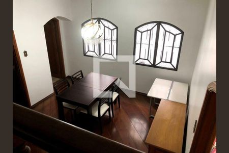 Casa à venda com 3 quartos, 241m² em Vila Canero, São Paulo