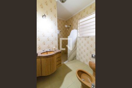 Banheiro de casa à venda com 8 quartos, 270m² em Vila Angelino Rossi, Campinas