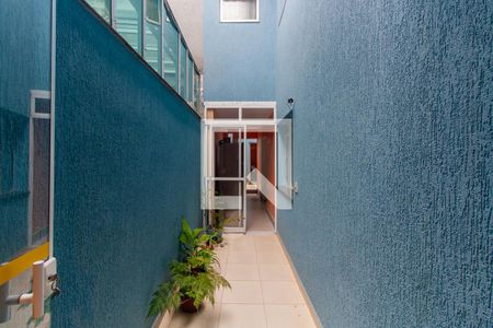 Corredor Lateral de casa à venda com 3 quartos, 217m² em Jardim Ibitirama, São Paulo