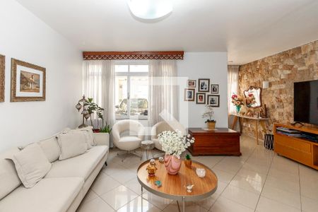 Sala de casa à venda com 4 quartos, 179m² em Jardim Internacional, São Paulo