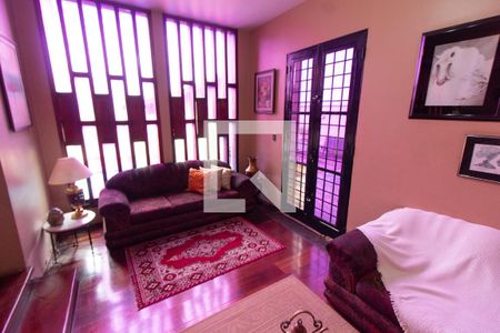 Sala de TV de casa à venda com 4 quartos, 278m² em Jardim Paraíso, Campinas