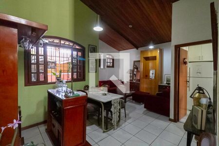 Sala de casa à venda com 4 quartos, 180m² em Copacabana, Belo Horizonte