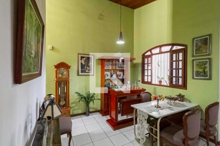 Sala de casa à venda com 4 quartos, 180m² em Copacabana, Belo Horizonte