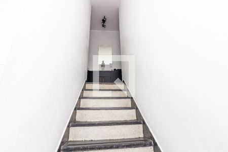 Escada de casa à venda com 3 quartos, 180m² em Vila Hamburguesa, São Paulo