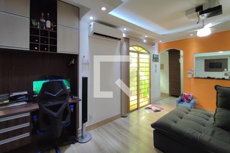 Sala de Estar de casa à venda com 5 quartos, 220m² em Jardim do Lago, Campinas