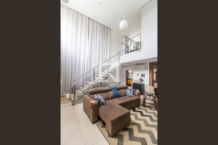 Sala de TV de casa de condomínio à venda com 3 quartos, 280m² em Parque Sinai, Santana de Parnaíba