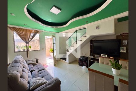 Sala de casa de condomínio à venda com 3 quartos, 160m² em Inconfidentes, Contagem