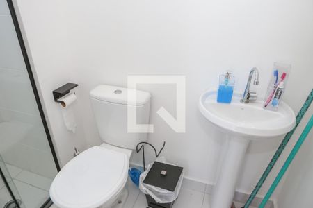 Banheiro da Suíte de apartamento à venda com 1 quarto, 27m² em Parque Industrial Tomas Edson, São Paulo