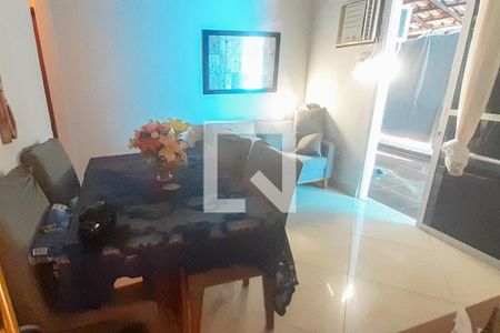 Sala de casa de condomínio para alugar com 2 quartos, 110m² em Anil, Rio de Janeiro