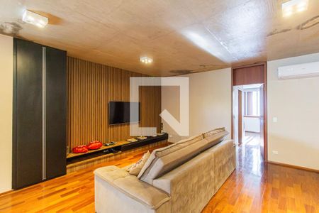 Sala de TV de casa de condomínio à venda com 4 quartos, 370m² em Adalgisa, Osasco