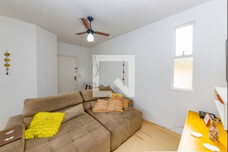 Sala de apartamento para alugar com 3 quartos, 63m² em Padre Eustáquio, Belo Horizonte