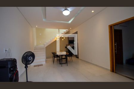 Sala de casa de condomínio à venda com 4 quartos, 250m² em Vargem Grande, Rio de Janeiro