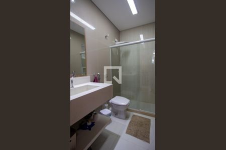 Banheiro da Suíte 1 de casa de condomínio à venda com 4 quartos, 250m² em Vargem Grande, Rio de Janeiro