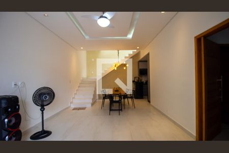 Sala de casa de condomínio à venda com 4 quartos, 250m² em Vargem Grande, Rio de Janeiro