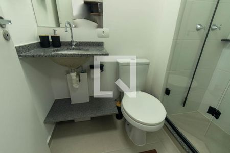 Banheiro Social de kitnet/studio para alugar com 1 quarto, 17m² em Novo Mundo, Curitiba