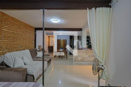 Sala de casa para alugar com 3 quartos, 300m² em Alto Caiçaras, Belo Horizonte