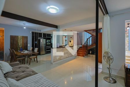 Sala de casa para alugar com 3 quartos, 300m² em Alto Caiçaras, Belo Horizonte