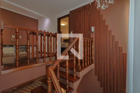 Escadas de casa para alugar com 3 quartos, 300m² em Alto Caiçaras, Belo Horizonte