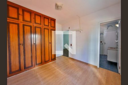 Casa à venda com 5 quartos, 327m² em Vila Mariana, São Paulo