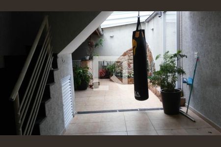 Casa à venda com 3 quartos, 244m² em Vila Antonina, São Paulo