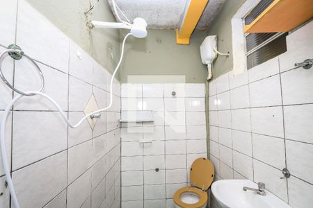 Banheiro de casa para alugar com 1 quarto, 45m² em Jardim Miriam, São Paulo